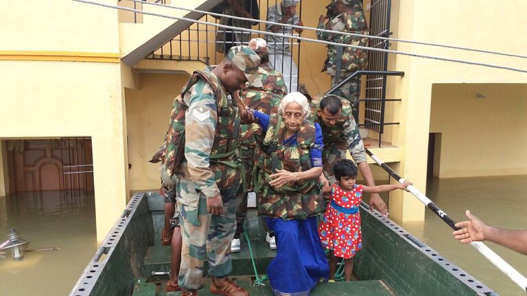 Army flood relief and rescue operations, in Chennai on November 17, 2015.jpg