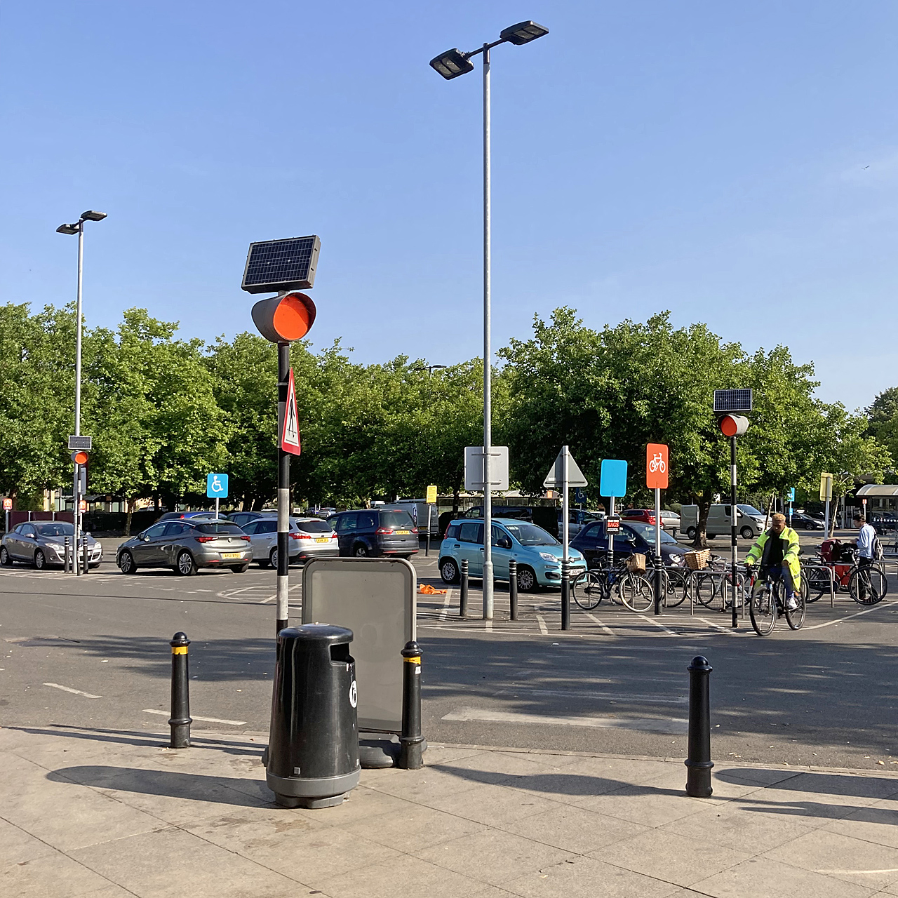 At Sainsbury's early during the heatwave of July 2022 - geograph.org.uk - 7231983.jpg
