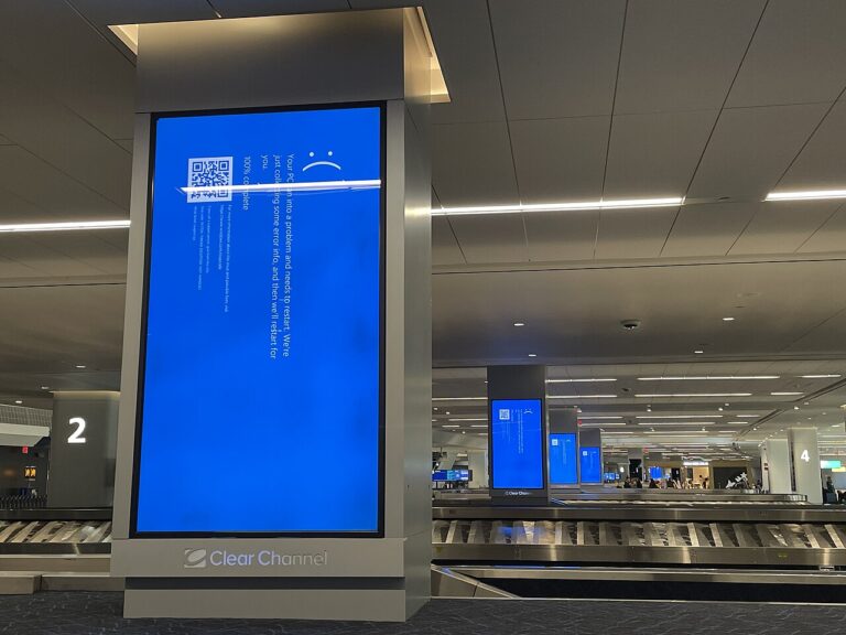 CrowdStrike BSOD at LGA.jpg